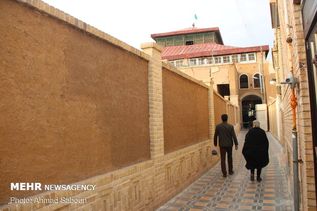 Semnan bazaar on 1st day of blessed month of Ramadan