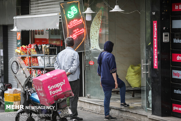 Life goes on in Tehran amid coronavirus pandemic