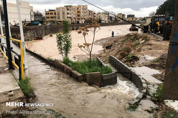 تندباد و باران شدید در استان سمنان