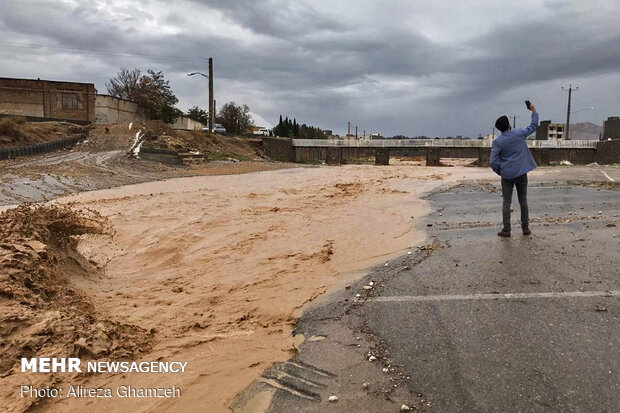 Heavy hurricane, rainfall in Semnan
