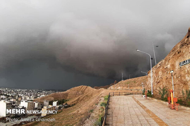تندباد و باران شدید در استان سمنان
