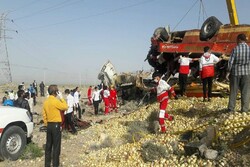 حادثه برخورد تریلی با اتوبوس در محور «درح» ۱۲ فوتی برجا گذاشت
