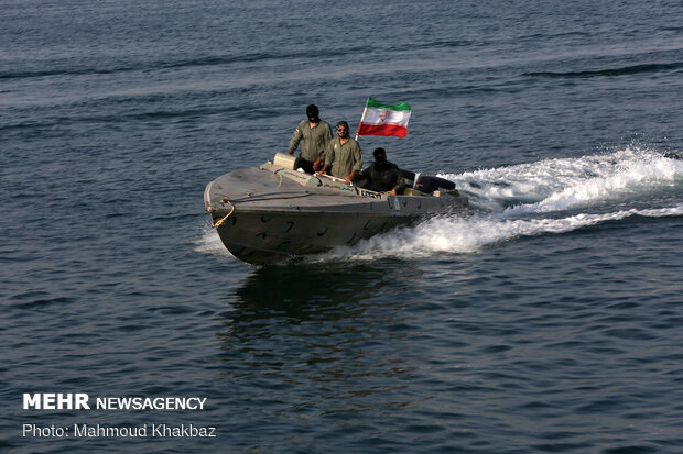 کشتی‌های‌ ایرانی‌ در خلیج‌فارس/ روایتی جذاب از حضور سپاه در دریا