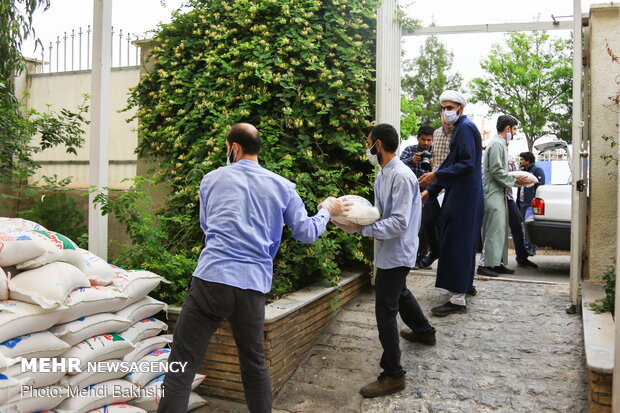 European, American seminary students in Qom prov. 