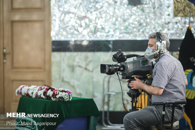 Quran recitation in Shah Abdol-Azim shrine during Ramadan