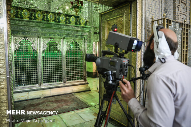 Quran recitation in Shah Abdol-Azim shrine during Ramadan