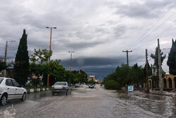 آبگرفتگی معابر شهر دهلران بر اثر شدت بارندگی