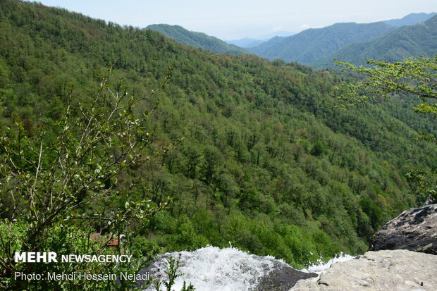 Meet Iran’s highest waterfall; Laton