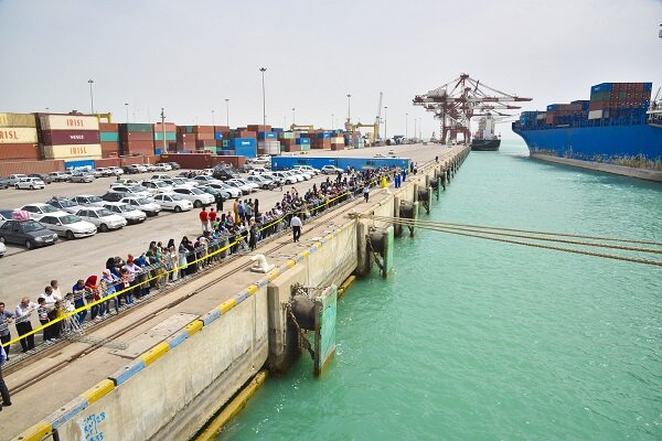30 ships carrying basic goods take berth at Bandar Imam Khomeini