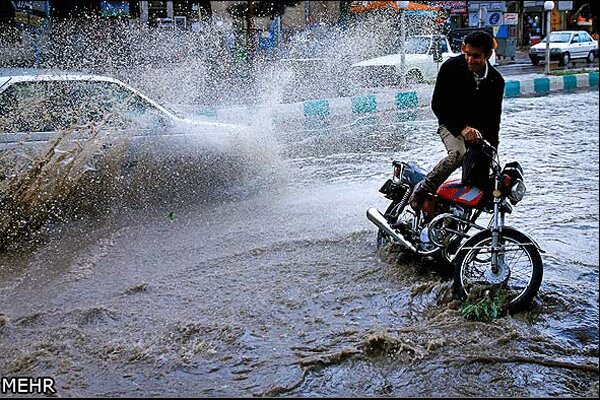 لایروبی مجاری آب‌های سطحی تهران برای مقابله باسیلاب