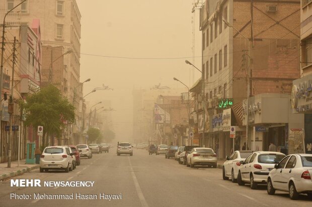 توده گرد و خاک در آبادان