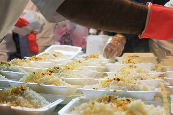 اعضای کانون‌های مساجد خراسان شمالی ۵ هزار غذای گرم توزیع می‌کنند