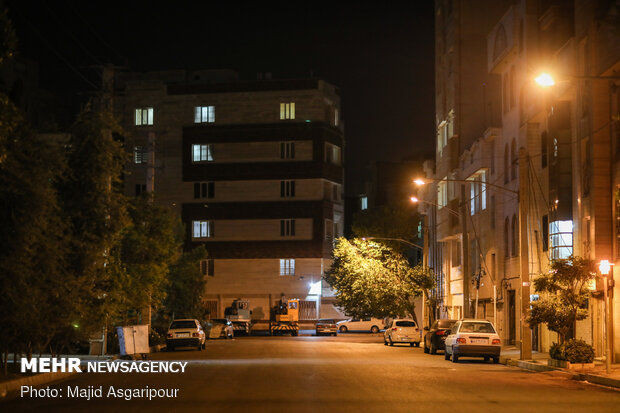 سحرگاه روزهای ماه رمضان مردم برای صرف سحری و دعا و نیایش بیدار میشوند
