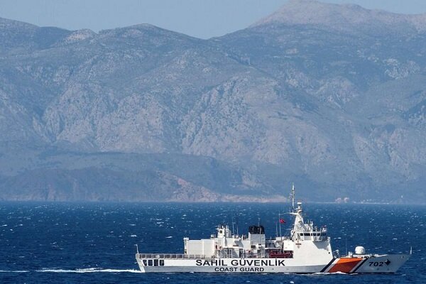 یونان بدون توجه به هشدار ترکیه مانور دریایی برگزار می کند