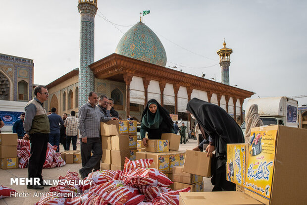 82,000 foodstuff packages distributed in Shiraz