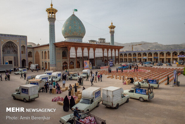 82,000 foodstuff packages distributed in Shiraz