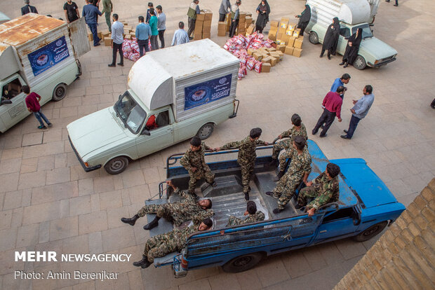 82,000 foodstuff packages distributed in Shiraz