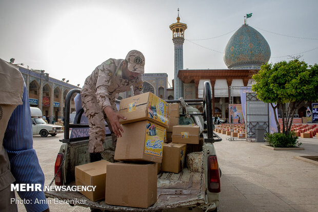 82,000 foodstuff packages distributed in Shiraz