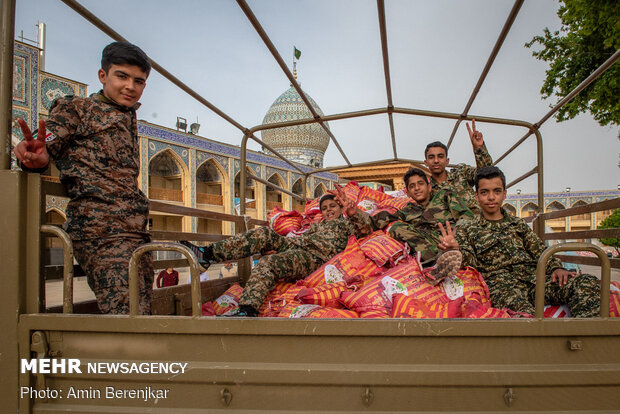 82,000 foodstuff packages distributed in Shiraz