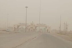 وجود گرد و غبار شدید در استان ایلام/ مهران در وضعیت خطرناک