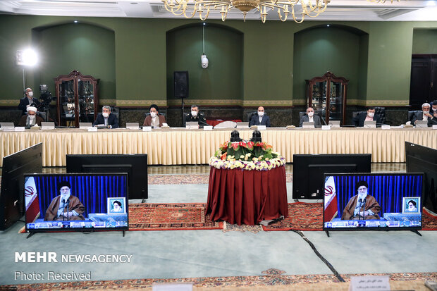Ayatollah Khamenei attending session of national task force against coronavirus