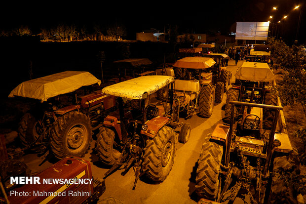 اکران فیلم خروج برای کشاورزان پیشوا