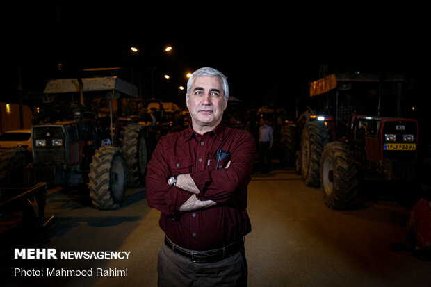 اکران فیلم خروج برای کشاورزان پیشوا