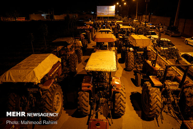 اکران فیلم خروج برای کشاورزان پیشوا