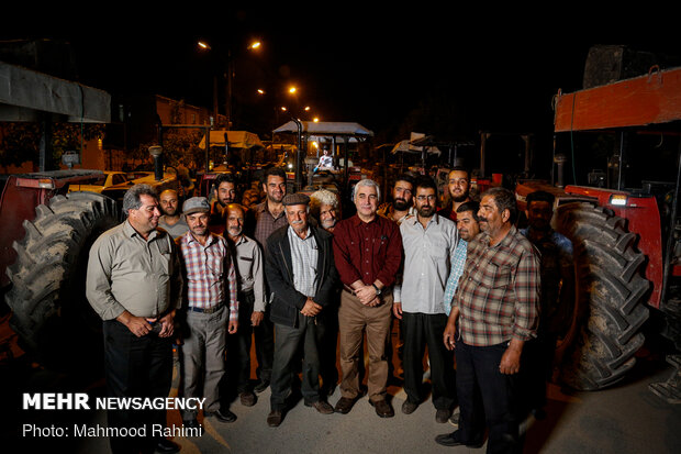 اکران فیلم خروج برای کشاورزان پیشوا