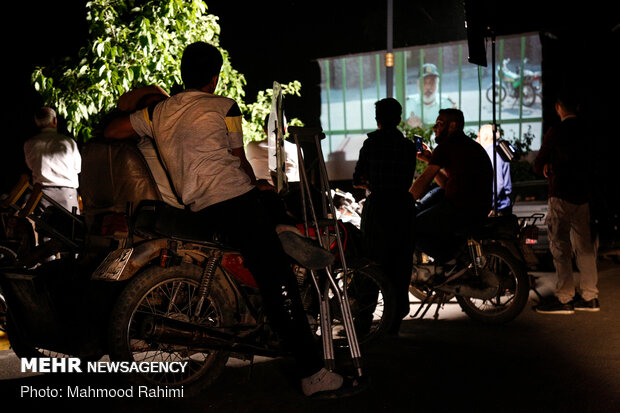 اکران فیلم خروج برای کشاورزان پیشوا