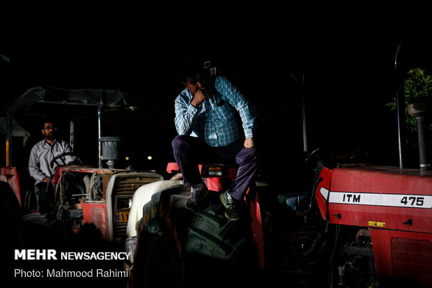 اکران فیلم خروج برای کشاورزان پیشوا