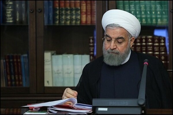 Rouhani expresses condolences on martyrdom of navy sailors