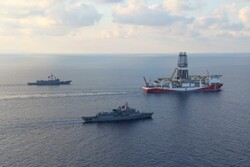 BAE, Yunanistan'la ortak tatbikat için Girit'e F-16'larını gönderiyor