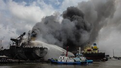 آتش‌سوزی ۸ لنج و ۳ قایق در اسکله بندر کنگ