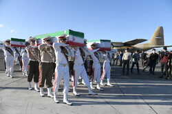 استقبال از پیکر شهدای نیروی دریایی در پایگاه شهید لشکری تهران