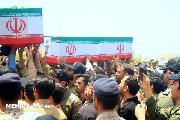 تشییع پیکر مطهر شهدای ناوچه کنارک