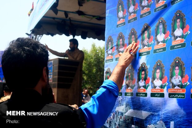 تشییع پیکر مطهر شهدای ناوچه کنارک