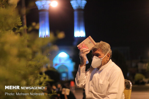 Iranians hold Night of Decree observing health protocols