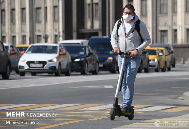 Moskova'da maske takma zorunluğu