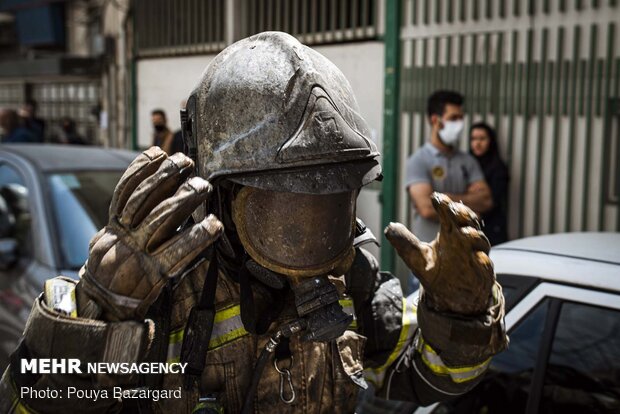 اطفاء حریق در خیابان وزرا تهران