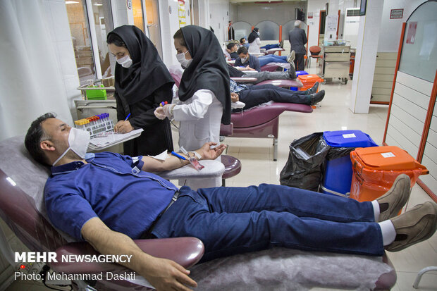 İran'da Kadir Gecesi'nde kan bağışı