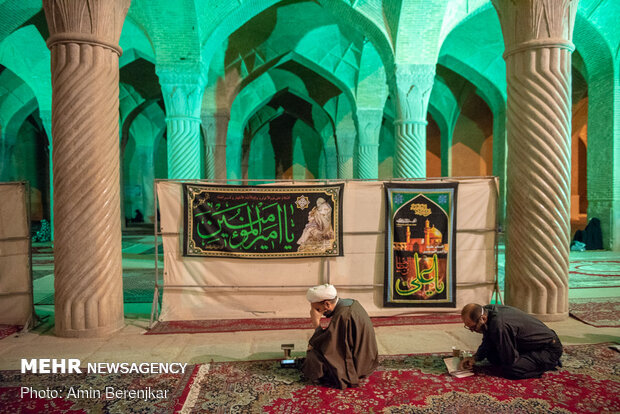 احیای شب بیست و یکم ماه مبارک رمضان در شیراز