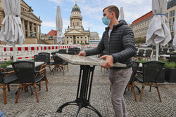 Almanya'da son 24 saatte korona virüsten 490 ölüm