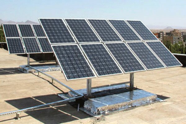  نیروگاه خورشیدی ۴۰ کیلو واتی حوزه علمیه دامغان بهره برداری شد