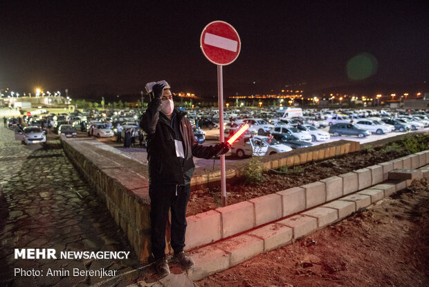 People of Shiraz observe Night of Decree in personal cars amid pandemic