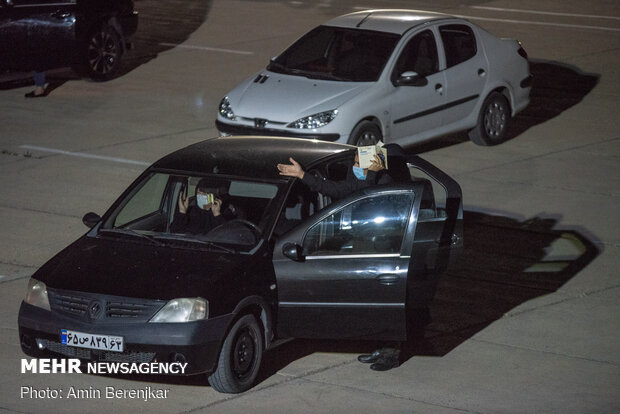 People of Shiraz observe Night of Decree in personal cars amid pandemic