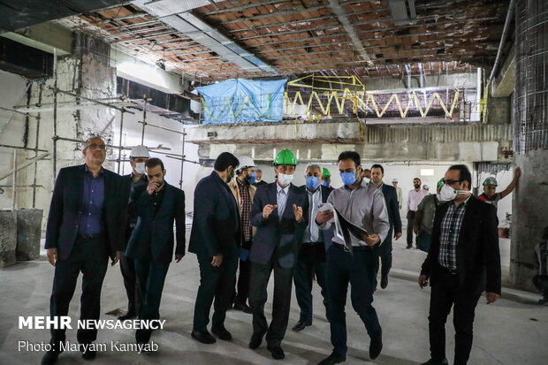 بازدید پرویز فتاح رئیس بنیاد مستضعفان از مراحل بازسازی موزه دفینه