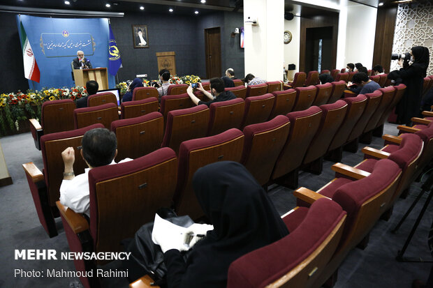 نشست خبری سید مرتضی بختیاری رئیس کمیته امداد امام خمینی (ره)