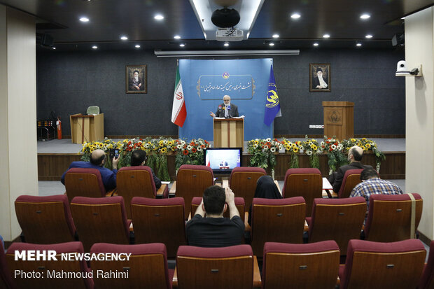 نشست خبری سید مرتضی بختیاری رئیس کمیته امداد امام خمینی (ره)