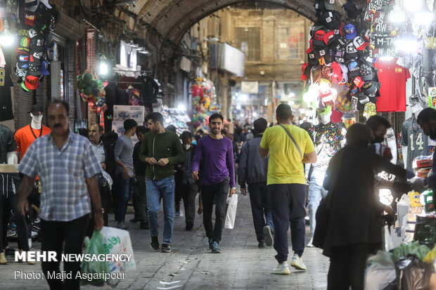 بازار تهران یکی از پر تردد ترین مناطق  تهران است.  رعایت پروتکل های بهداشتی از مهمتری عوامل جلوگیری از شیوع کرونا در این منطقه پرخطر است.